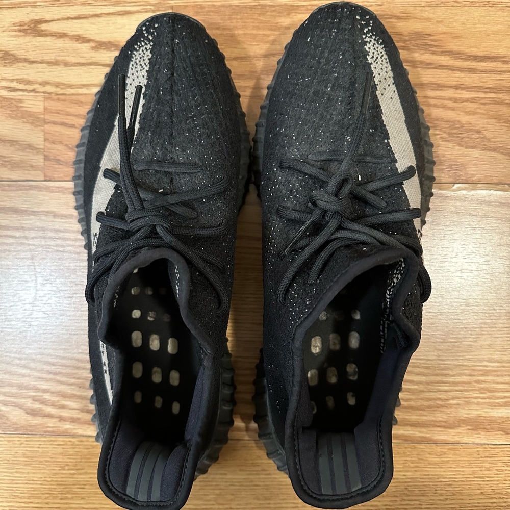 Adidas Yeezy v2 Black Sneakers with Primeknit and Boost Comfort